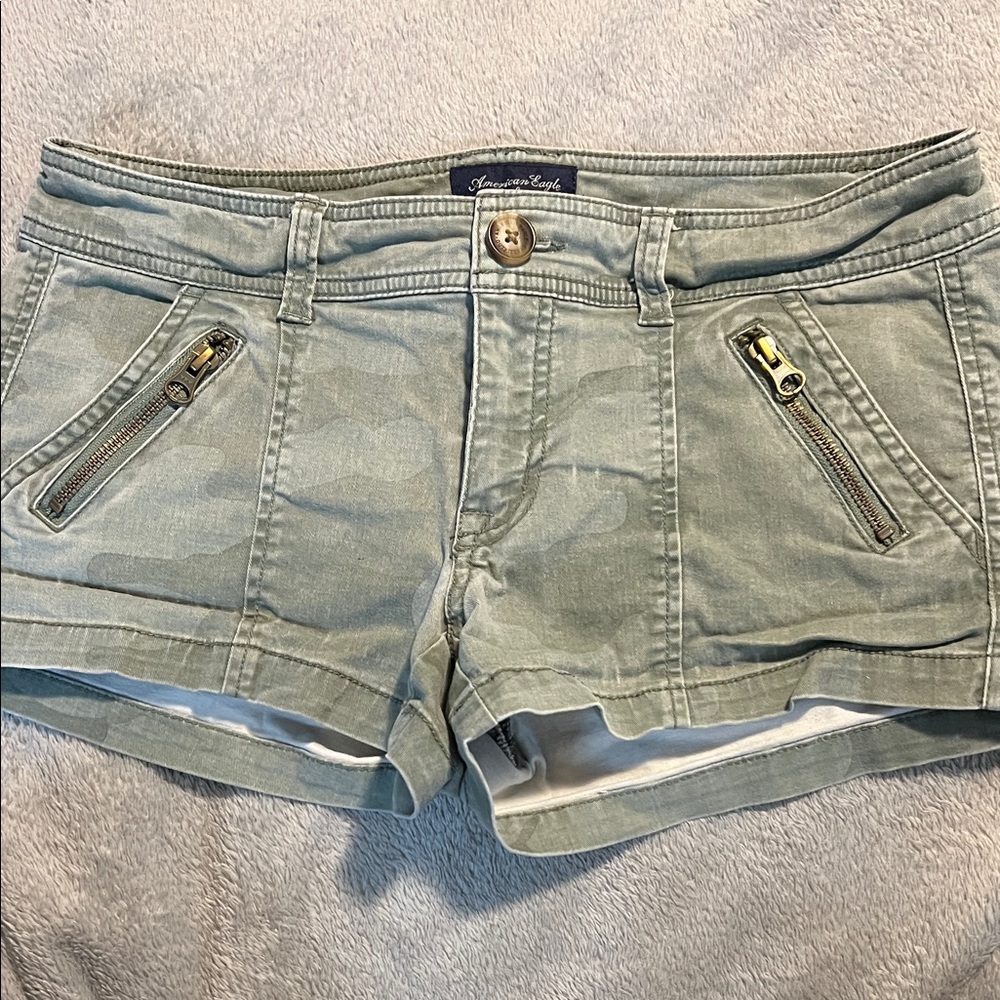 American Eagle Outfitters Olive Cargo Shorts Sz 6